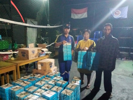  Sudinsos Jaktim Distribusikan Makanan Siap Saji Korban Kebakaran