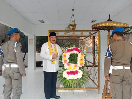 Wali Kota Jakbar Ziarah ke Makam Pangeran Wijaya Kusuma 