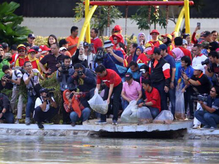  Djarot Tebar Puluhan Ribu Benih Ikan di Taman Situ Lembang 