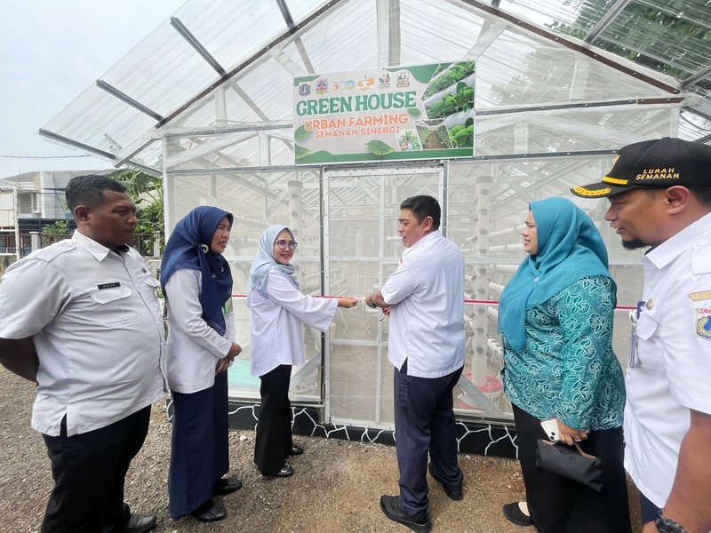 Aplikasi SiPundi dan Green House Urban Farming Semanan Sinergi Diluncurkan