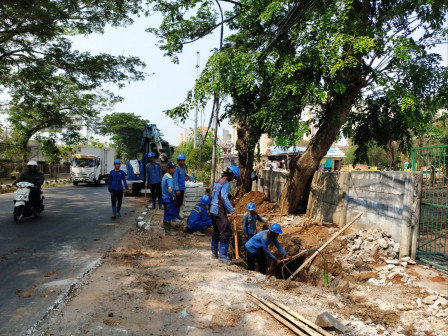 Pengerjaan Saluran Air di Jalan Lingkar Luar Barat Capai 90 Persen
