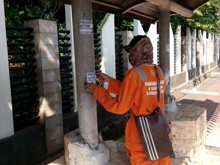 Iklan Liar di Jalan Raya Pasar Minggu dan Kalibata Tengah Dibersihkan