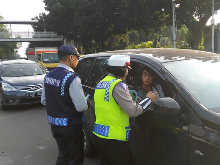 Pelanggar Ganjil Genap Terus Menurun