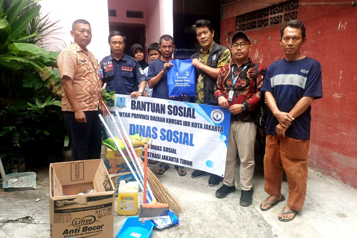 Sudin Sosial Jaktim Bantu Penyintas Kebakaran di Cakung Barat