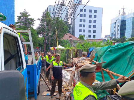 35 Lapak PKL di Kebon Melati Ditata