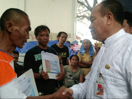 Korban Kebakaran Pondok Bambu Dapat Bantuan dari Bazis	