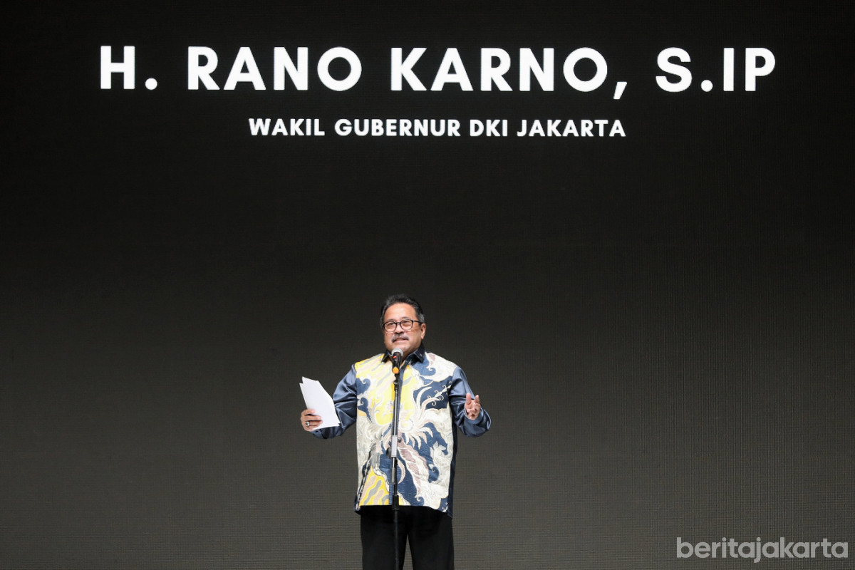 https://multimedia.beritajakarta.id/photo/2014_508c75c8507a2ae5223dfd2faeb98122/Rano Karno membuka Jakarta Fashion Week 2026