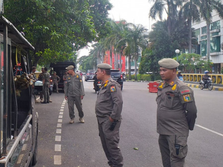 Lima PKM Dihalau Pol PP di Jalan Taman Aries 