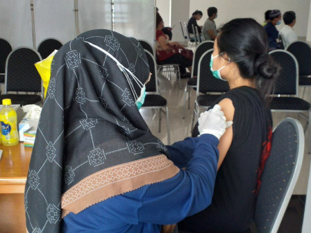 450 Warga Jadi Target Vaksinasi di Gelangang Remaja Cengkareng