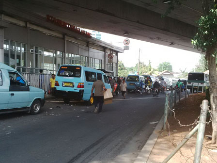 Angkutan Ngetem Masih Jadi Masalah Di Tanah Abang