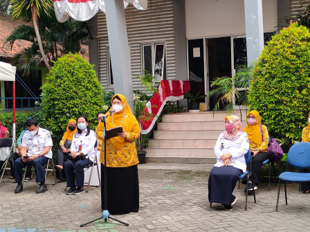 BKOW DKI Bantu 100 Paket Sembako Bagi Warga di Kelurahan Pulau Tidung