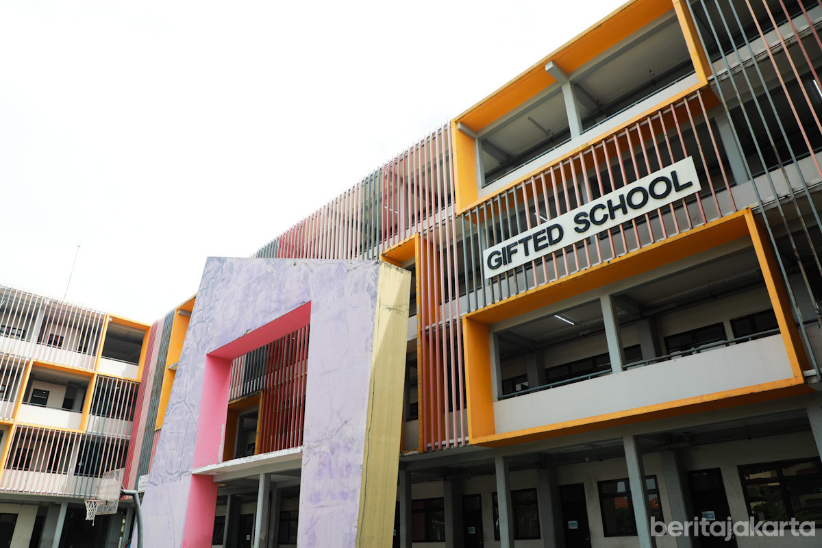 Gubernur Pramono saat meninGifted School Cawang di Kramat Jati, Jakarta Timur