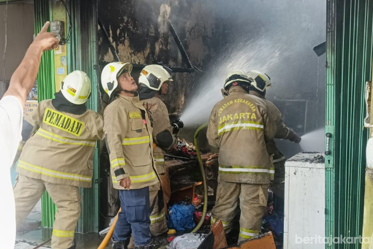 Kios Kebakaran di Ciracas Berhasil Dipadamkan Petugas 