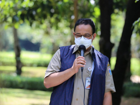 Rayakan Hari Air Sedunia, Gubernur Anies Bersama Warga Tanam Pohon Lua di TMB Gintung