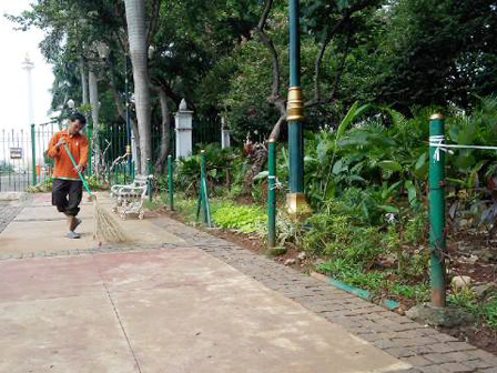 Banyak Pagar Taman di Monas Rusak