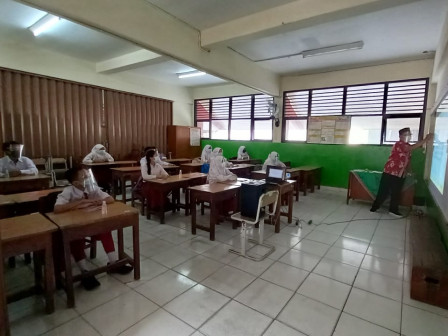 Uji Coba KBM Tatap Muka di SDN Pejagalan 03 Pagi Berjalan Lancar