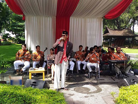  Musik Keroncong Meriahkan Pencoblosan di Taman Suropati