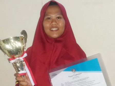  Atika Lestari Warga Pulau Tidung Atlet Terbaik Catur Tingkat Provinsi	