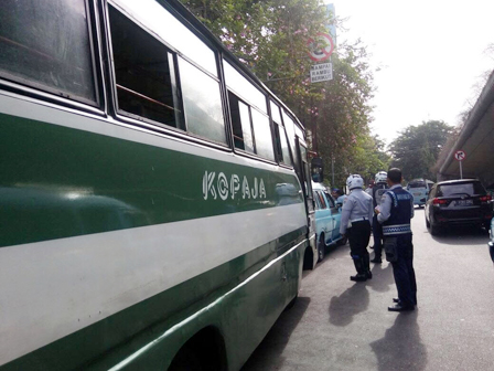 Belasan Angkutan Umum di Stasiun Duren Kalibata Ditertibkan