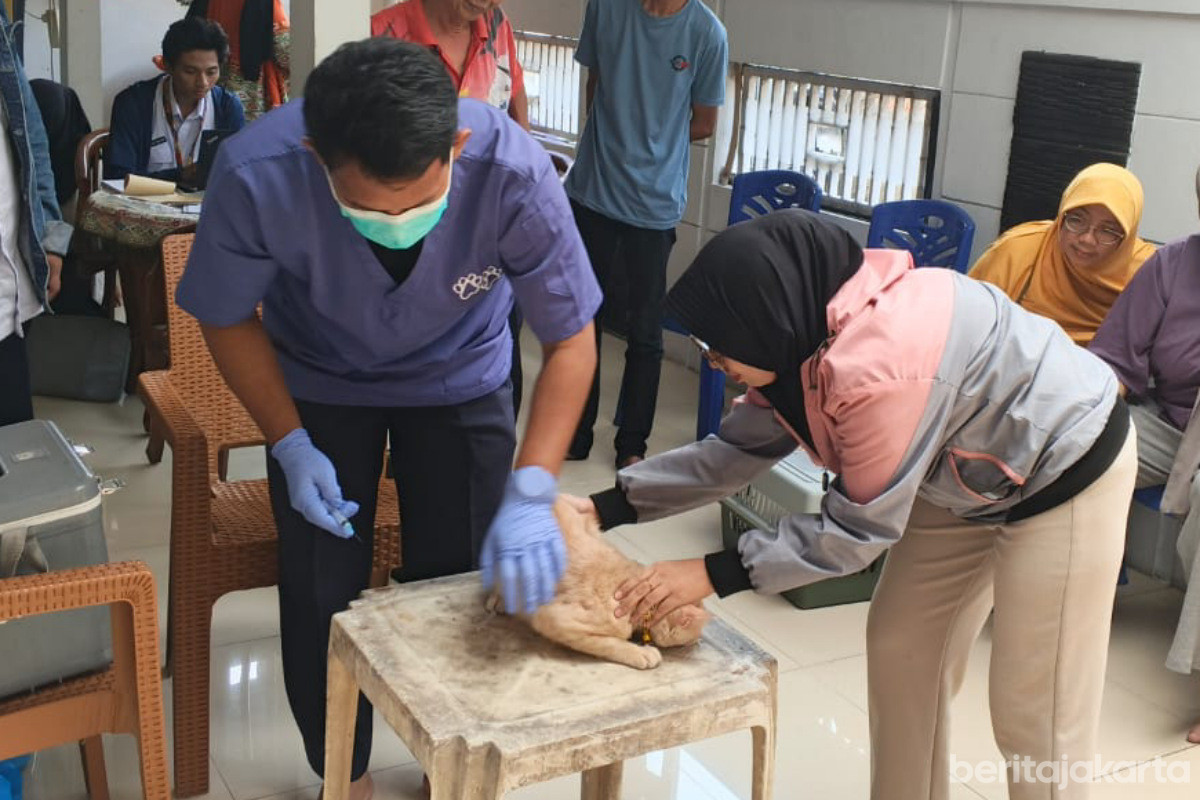 HPR Divaksin Rabies di Balekambang 