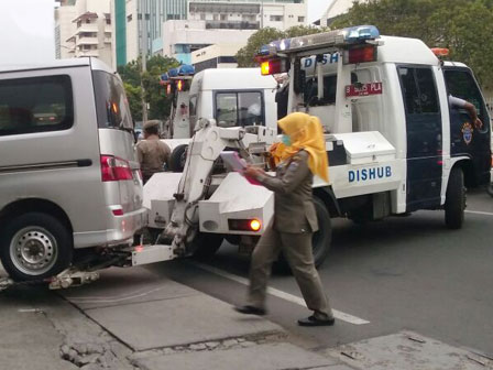  Sepuluh Kendaraan di Matraman Terjaring Operasi Penertiban Parkir Liar 