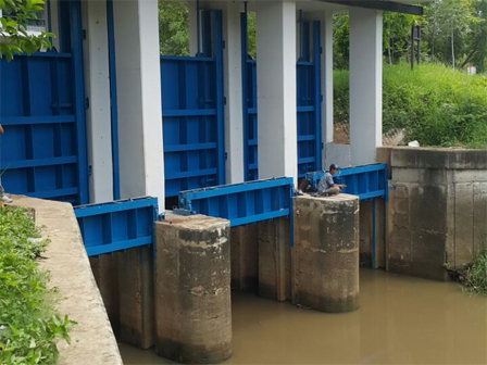 Pintu Air Outlet Buaran Dalam Kondisi Normal