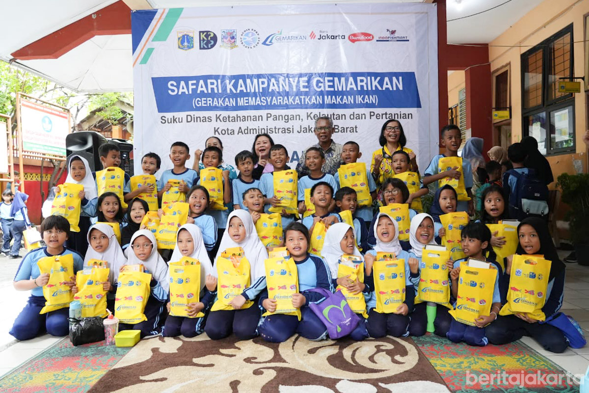 Murid SDN 01 dan 02 Kalianyar Ikuti Kampanye Gemarikan 
