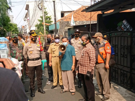 Pemukiiman Warga di Sumur Batu Di Lockdown Mikro 