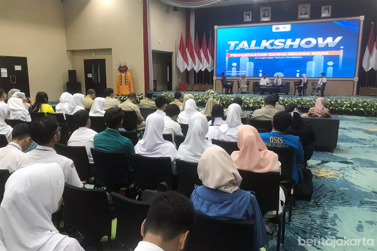 Talkshow pemanfaatan gawai secara bijak bagi satuan pendidikan