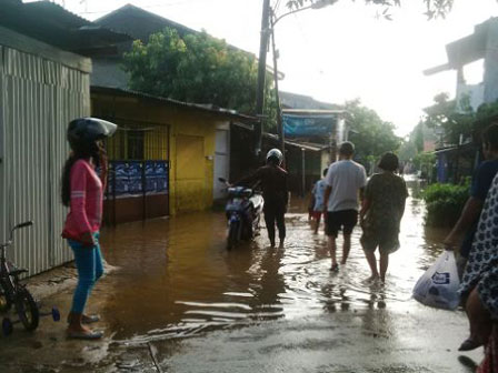 Banjir Rendam 2 RW di Cipinang Melayu