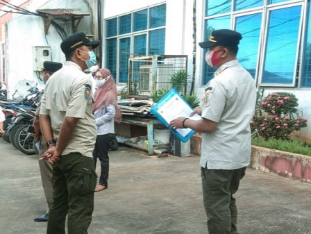 Satpol PP Cilincing Lakukan Pengawasan Sejumlah Tempat Usaha di Jl. Sungai Landak 