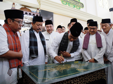 Anies Resmikan Masjid As-Salam di Joglo