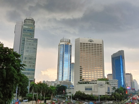 Awan Selimuti Langit Jakarta 