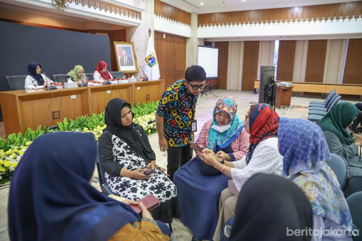 Suasana Pelatihan Design Handicraft Souvenir di kantor Wali Kota Jakarta Utara