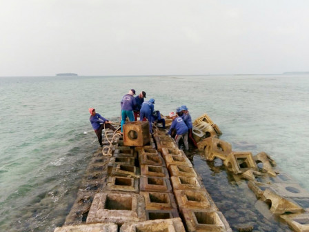  Breakwater Sisi Timur Pulau Panggang Diperbaiki 