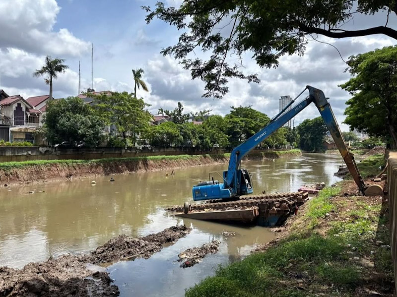 Sudin SDA Jakbar Kembali Keruk Sejumlah Kali Pasca Banjir 