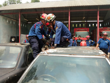  Sudin Gulkarmat Jaksel Gelar Kegiatan Peningkatan Kapasitas Operasi Penyelamatan Laka Lintas
