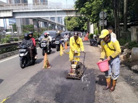 Dinas Bina Marga Perbaiki 21.244 Titik Jalan Berlubang di Jakarta