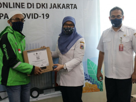 Pemprov DKI Beri Bansos Bagi Warga Jawa Tengah dan Pengemudi Ojol Domisili Jakarta Terdampak COVID-1