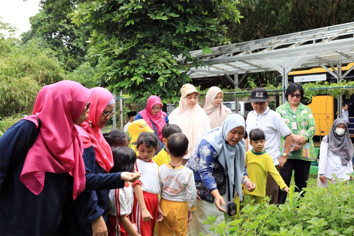 Puluhan murid PAUD antusias saat mengunjungi AEW Ragunan