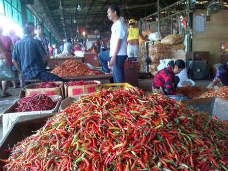  Jelang Natal dan Tahun, Harga Cabai Merah Keriting Merangsek Naik