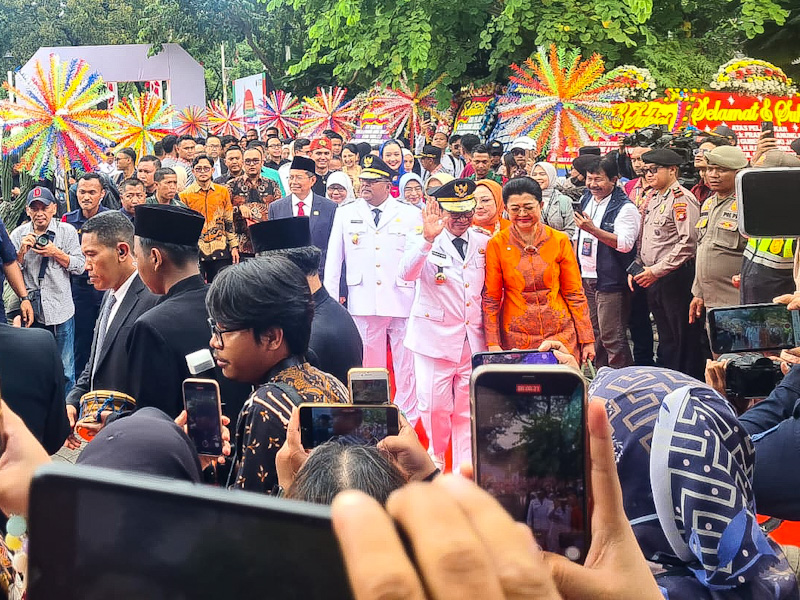 Ribuan Warga Padati Balaikota Sambut Pramono Anung - Rano Karno