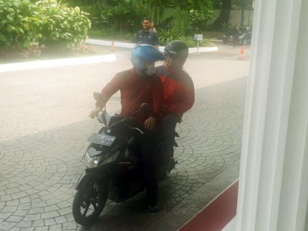  Jumat Perdana Anies Numpang Ojek ke Balai Kota 