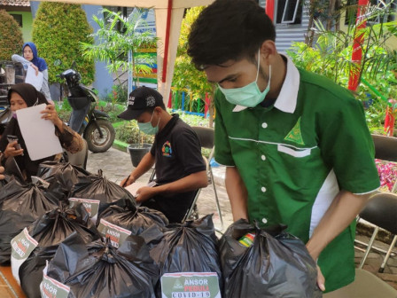  Ormas Kepemudaan Salurkan Bantuan Sembako Untuk Warga Pulau Tidung