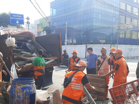  70 Personel Gabungan Lakukan Kerja Bakti di Pegangsaan 