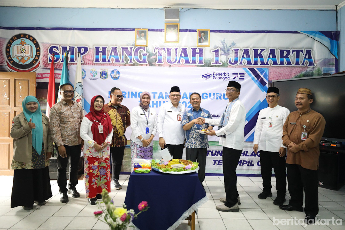Peringatan Hari Guru di SMP Hang Tuah 1 Jakarta