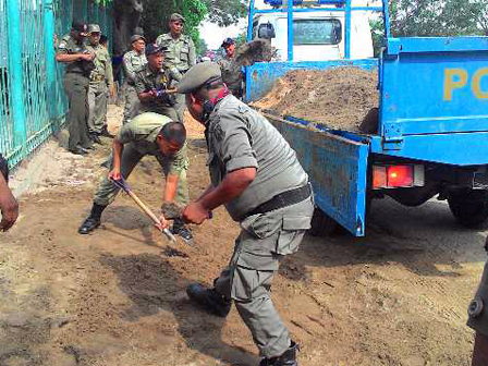 Pangkalan Pasir di Jl RE Martadinata Ditertibkan