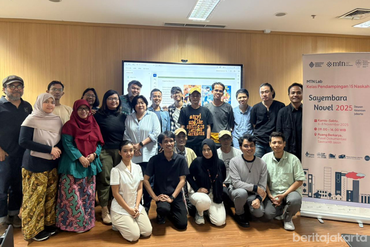 Pramono Lepas Peserta Jalan Sehat Pawarta Jatim 