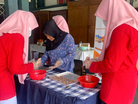 Puluhan Anak Panti Muslimin Ikuti Pelatihan Memasak Pasta dan Kue Kering 
