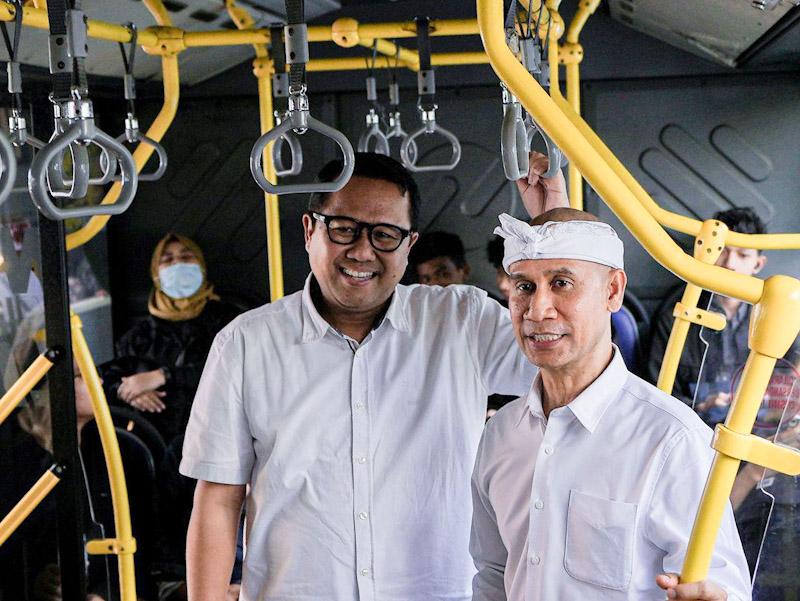 Transjakarta Siap Gandeng Pemilik Pusat Oleh-oleh Bali Kembangkan UMKM di Halte 